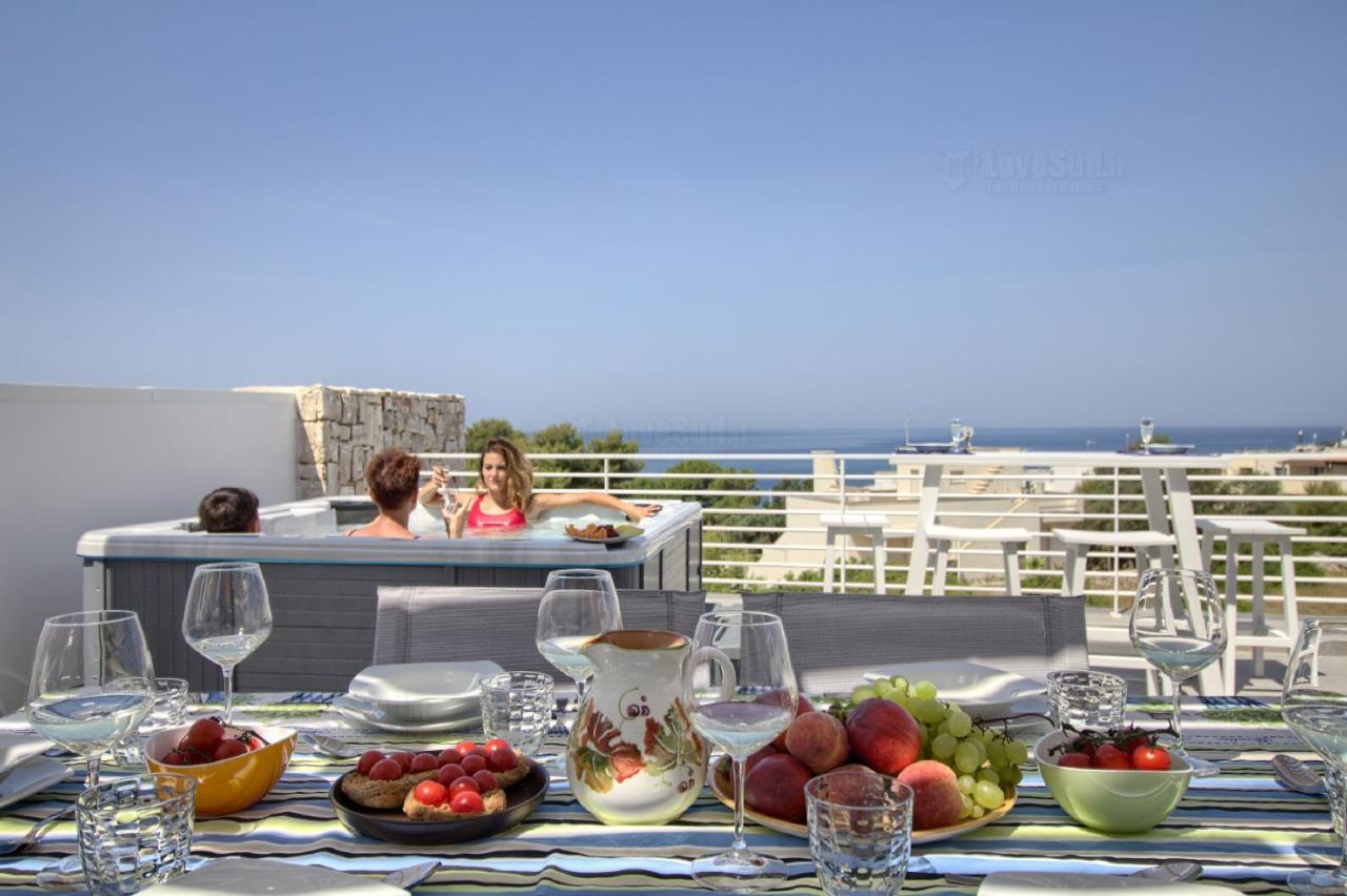 Jacuzzi Holiday Homes By Lovesud Santa Maria di Leuca Bagian luar foto
