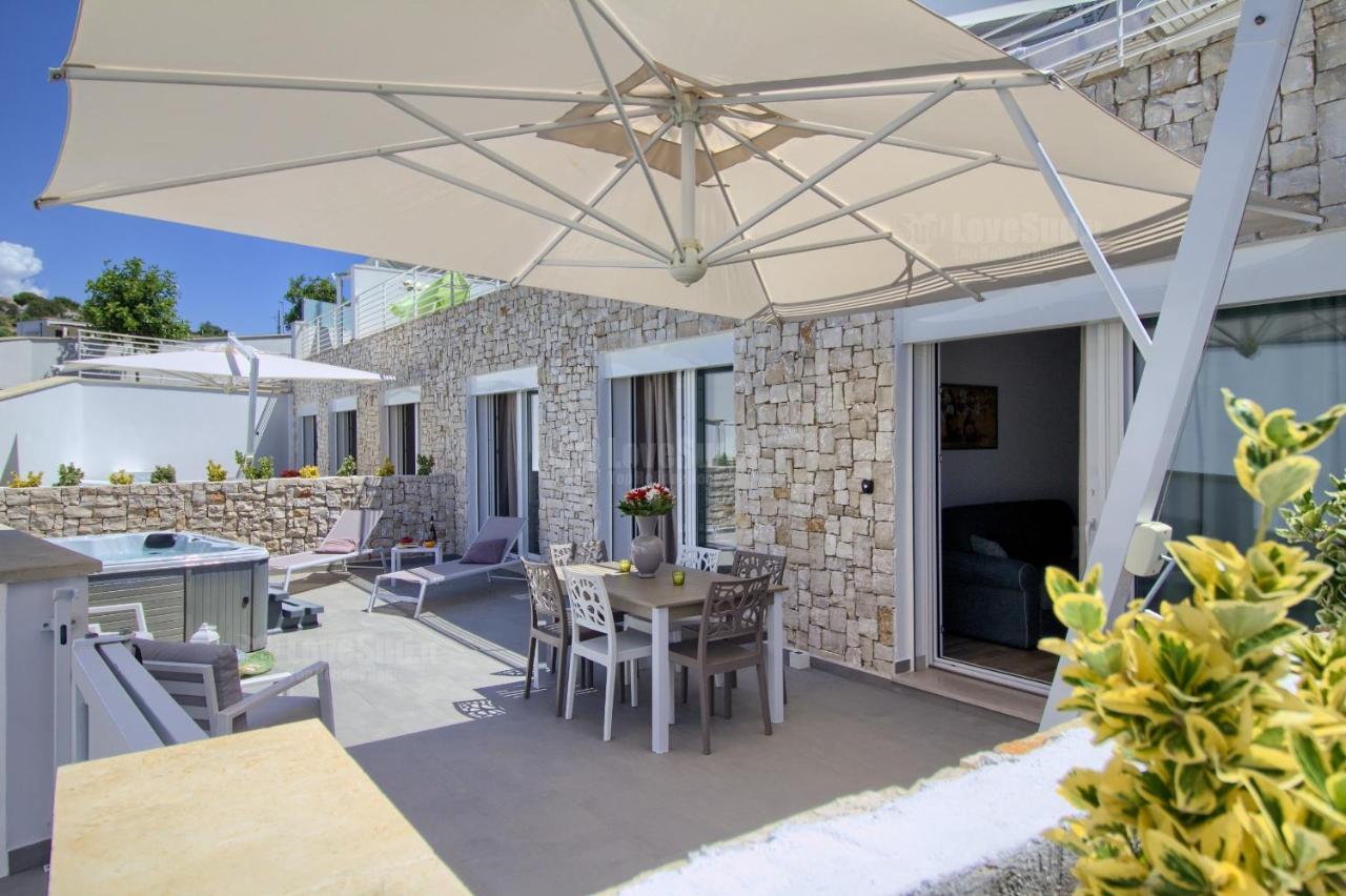 Jacuzzi Holiday Homes By Lovesud Santa Maria di Leuca Bagian luar foto