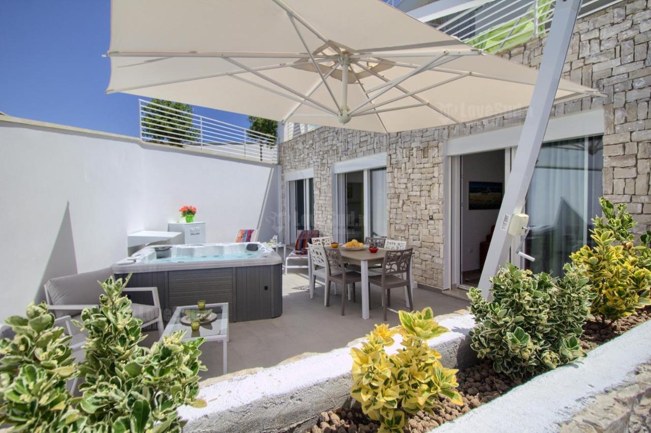 Jacuzzi Holiday Homes By Lovesud Santa Maria di Leuca Bagian luar foto