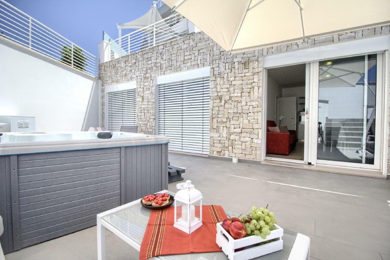 Jacuzzi Holiday Homes By Lovesud Santa Maria di Leuca Bagian luar foto